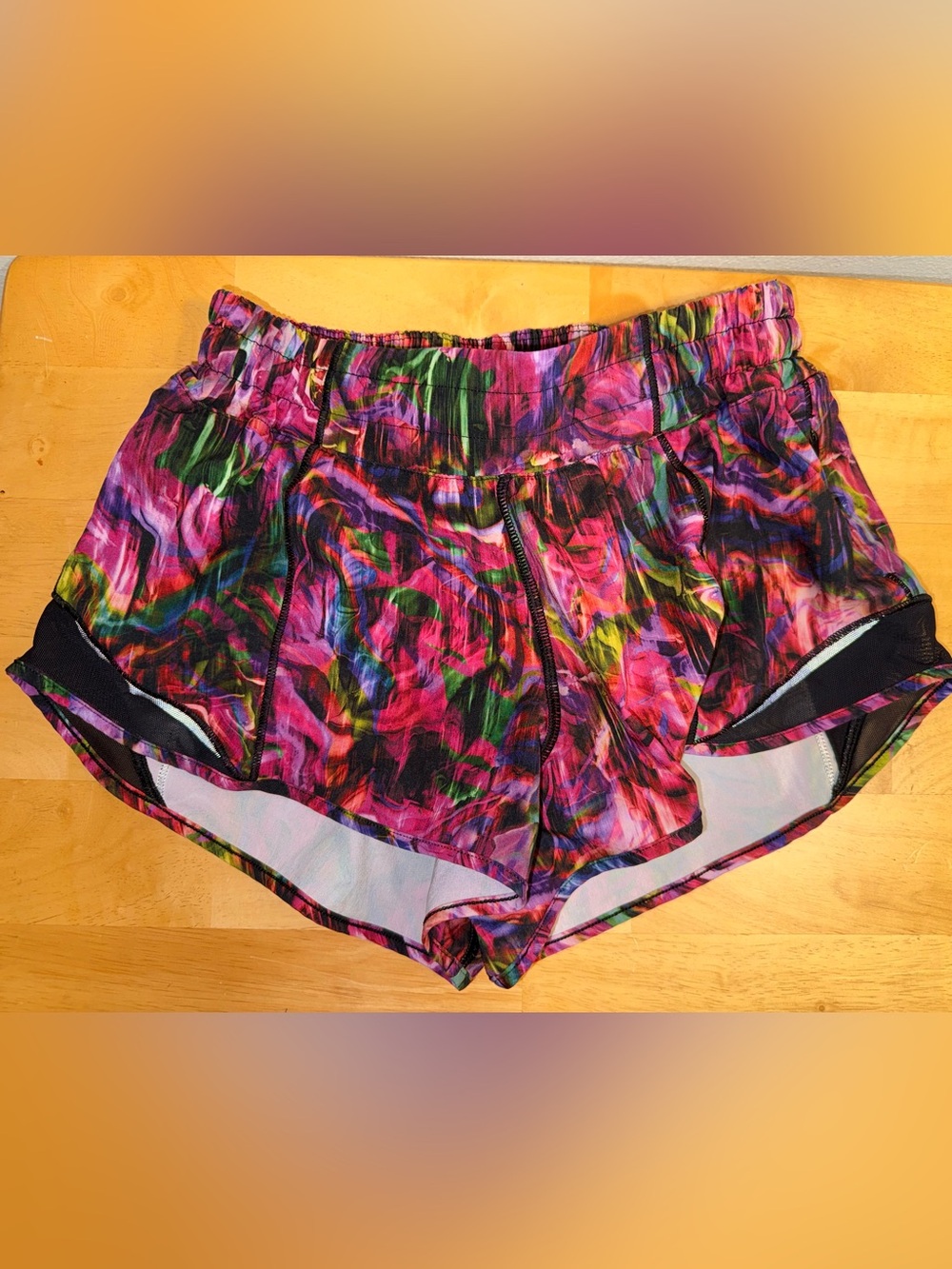 Lululemon Hotty Hot short in Hyperflow pink multi pattern, size 4